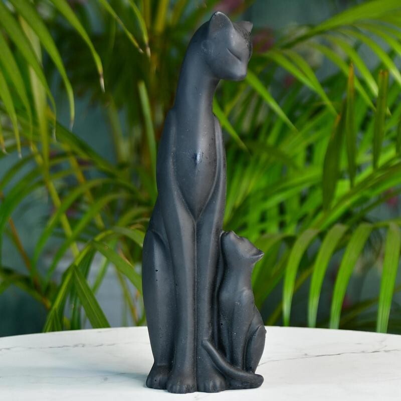 Sowpeace Resin Cat & Mom Figurine – 6cm Black Table Decor, Gift Piece (Set of 1)
