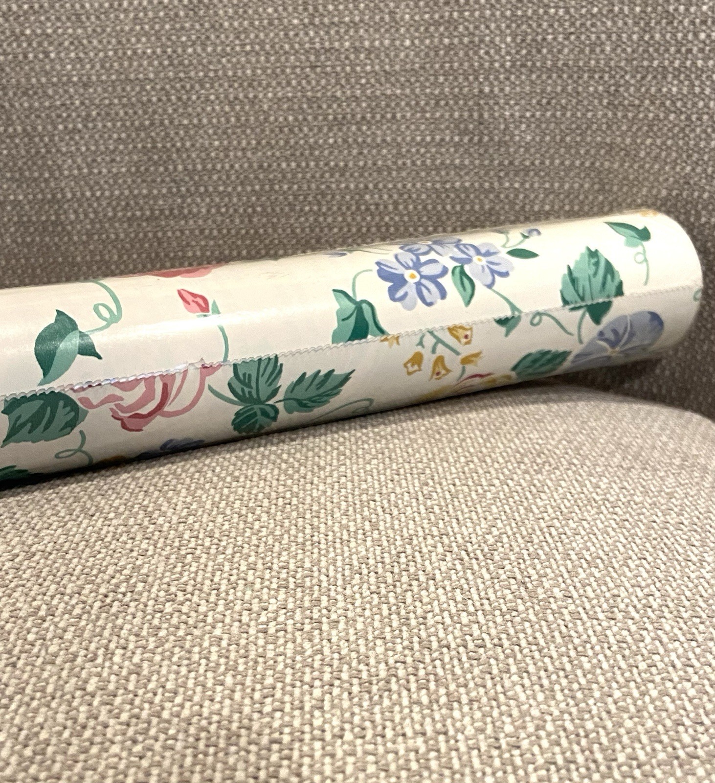 CON-TACT Paper Multipurpose Decorative Covering 1995 Ivy Floral 36 Sq Ft Roll