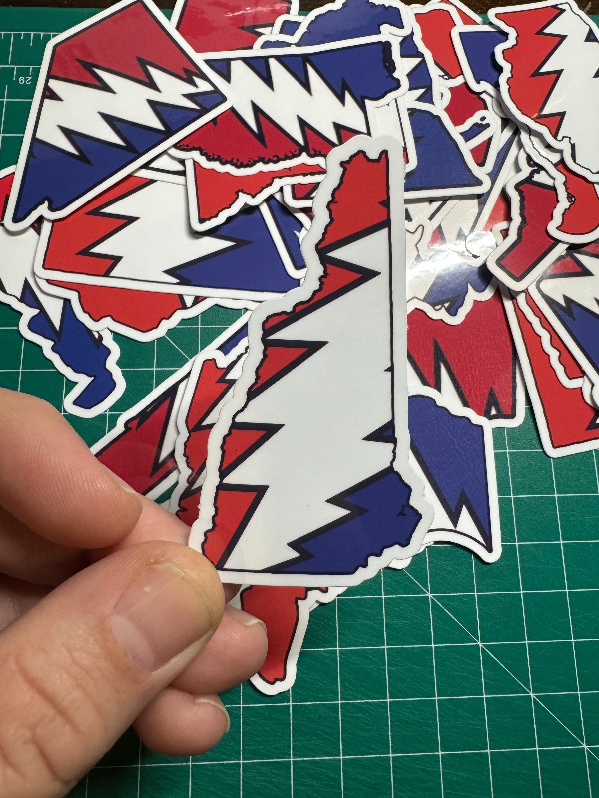 New Hampshire Stealie – Grateful Dead – Laminated Vinyl Sticker 1.5&Prime;x3&Prime;