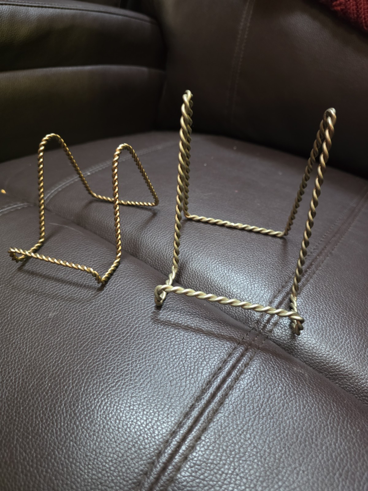 Gold Brass Twisted Easel Picture Holders Display Stands Decorative Tabletop