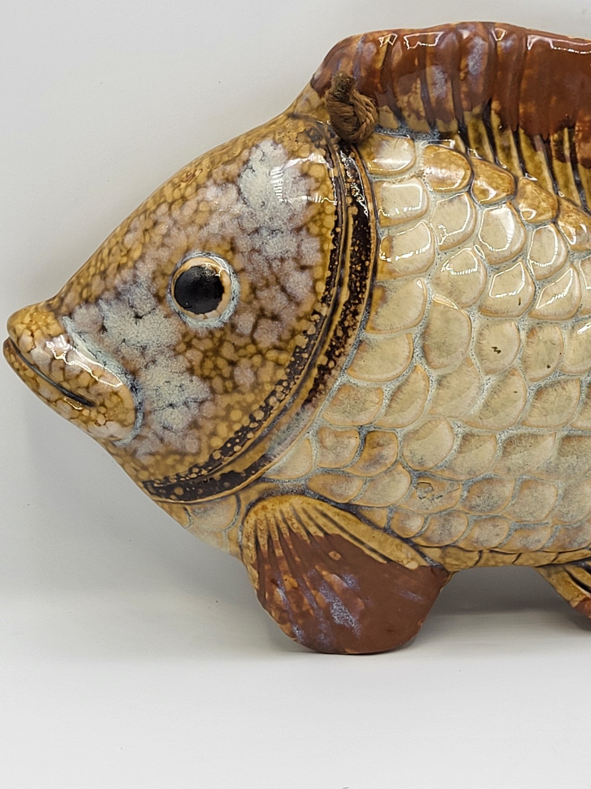 VTG. Glazed Ceramic Pottery Fish Wall Hanging Plaque 12&Prime; Pre-Treaded Cord Browns