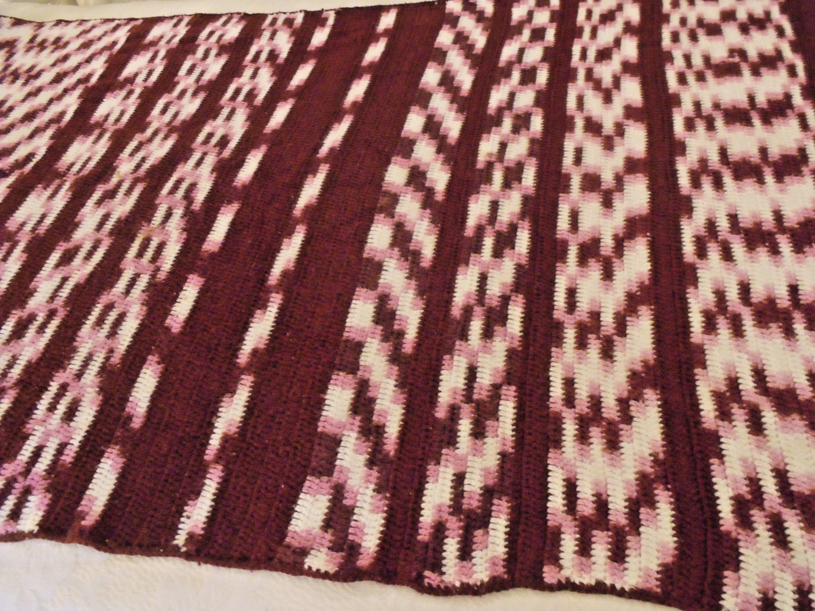 Vtg Crocheted Afghan Throw Handmade Variegated Burgundy Pink White Rust 46&Prime;x66&Prime;