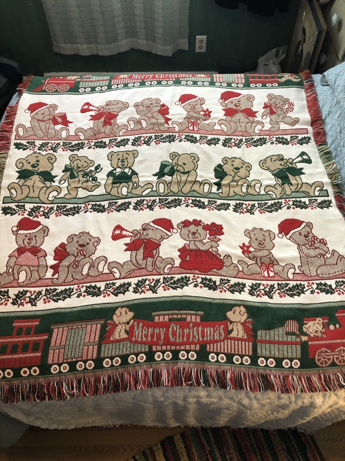 Teddy Bear Tapestry Christmas throw blanket Red Green White 60” X 52 With Fringe