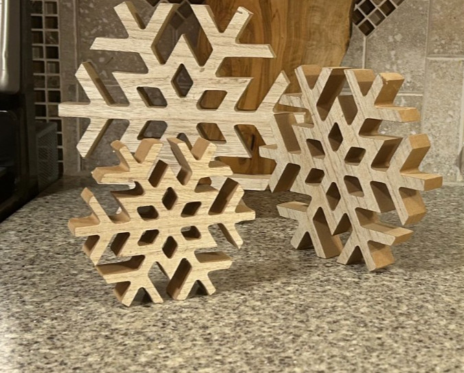 Three~Snowflakes~Cutout Wood~Christmas Decor~4&Prime;-6&Prime;- 8&Prime;