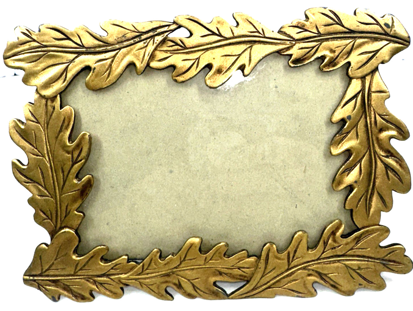 Vintage 70&rsquo;s Gold Oak Leaves 3.5in x 5in photo size Picture Frame 4.75in x 6. in