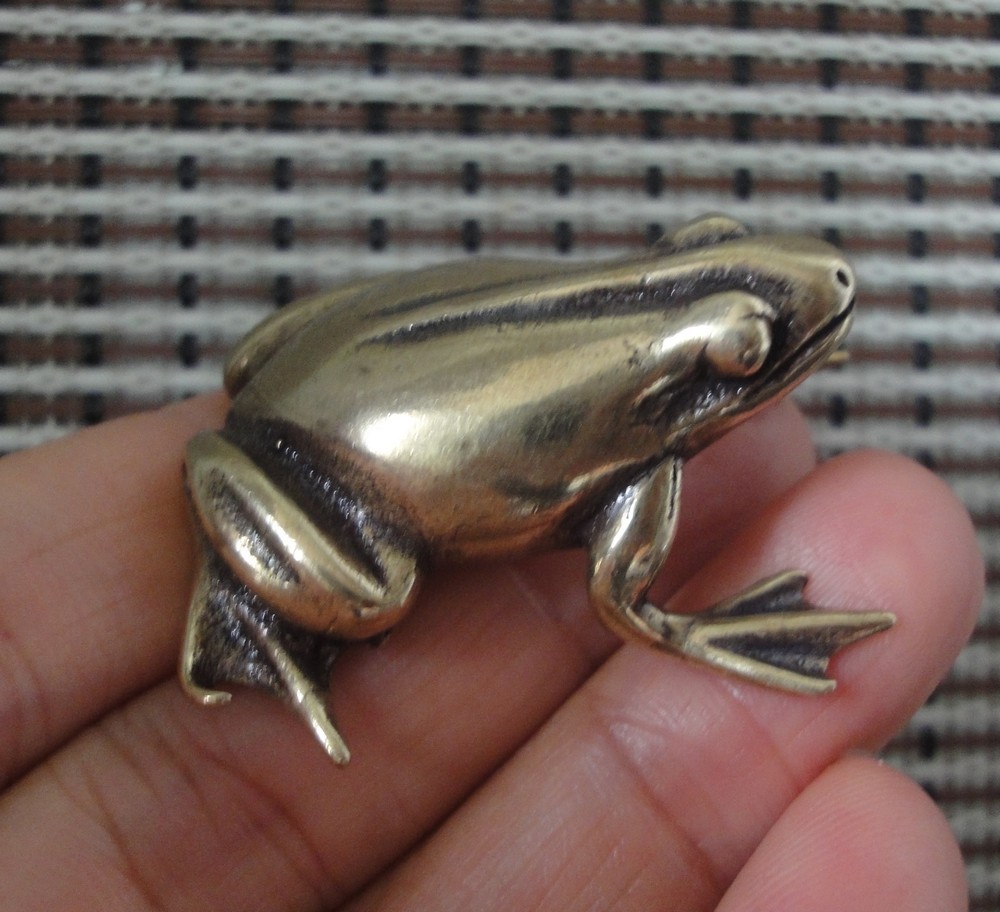 Solid Brass Frog Figurine Vintage Bronze Color Statue for Desk Shelf Decor