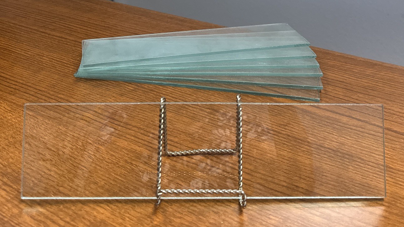 Floating Glass Shelf Size 12 3/8&Prime; by 3 1/8&Prime; x 3/16&Prime; (31.5 cm x 8 cm x 0.5 cm)