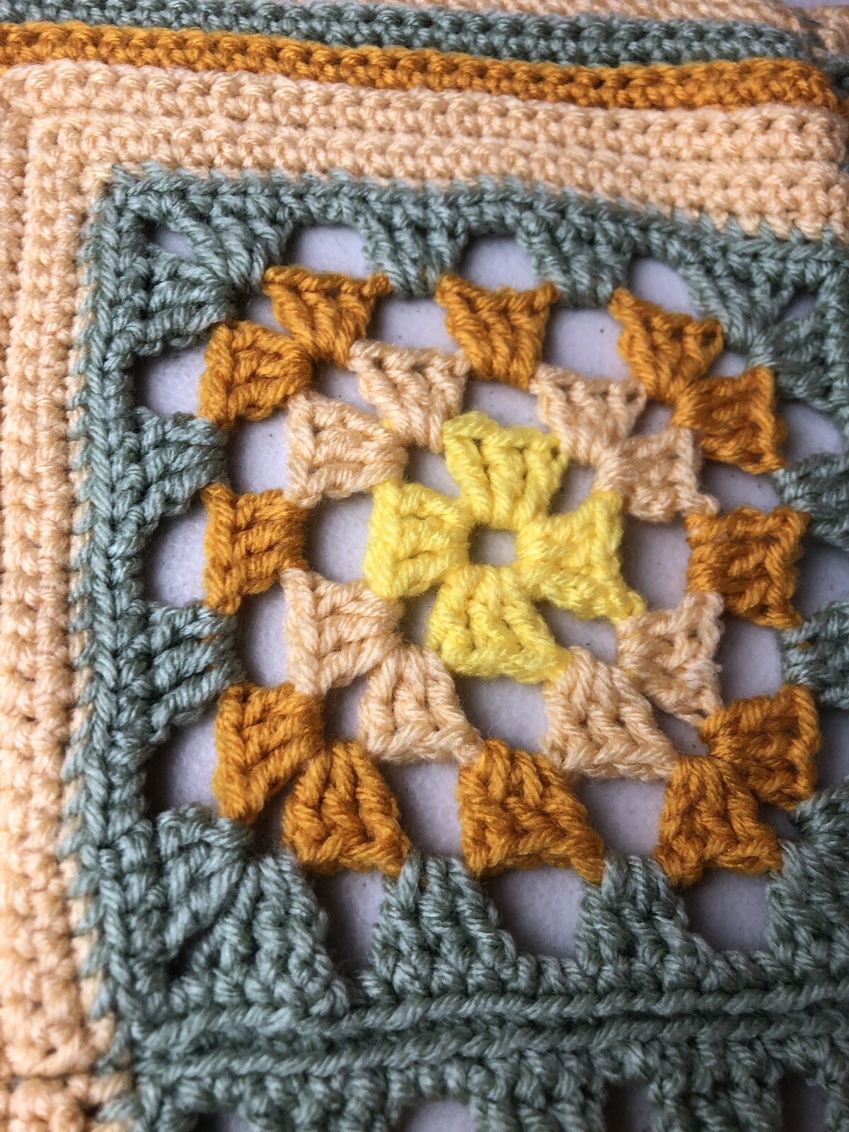 Vintage Handmade Crocheted Granny Square Afghan Doll/Side Table Top 18” Yellow