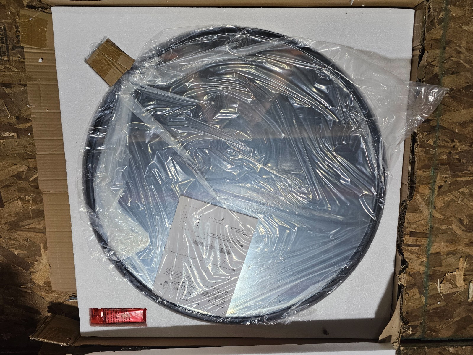 Varaluz Casa 407A01BL 30-in W x 32-in H Round Black Framed Wall Mirror