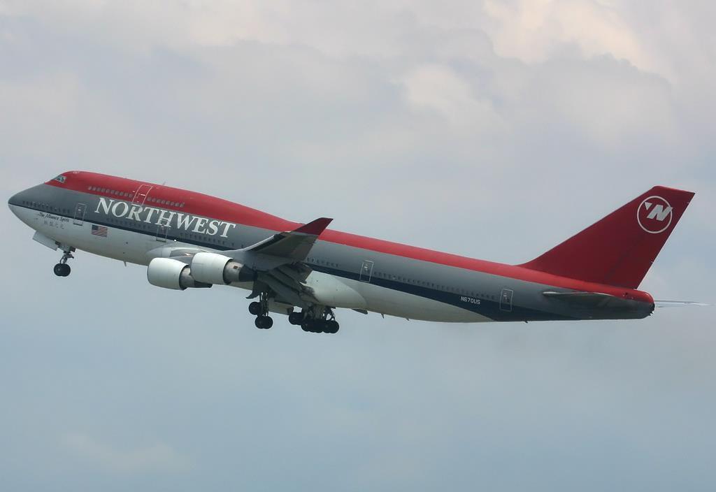 BOEING PLANE 747-400 FLYING GLOSSY POSTER PICTURE PHOTO PRINT BANNER 9647