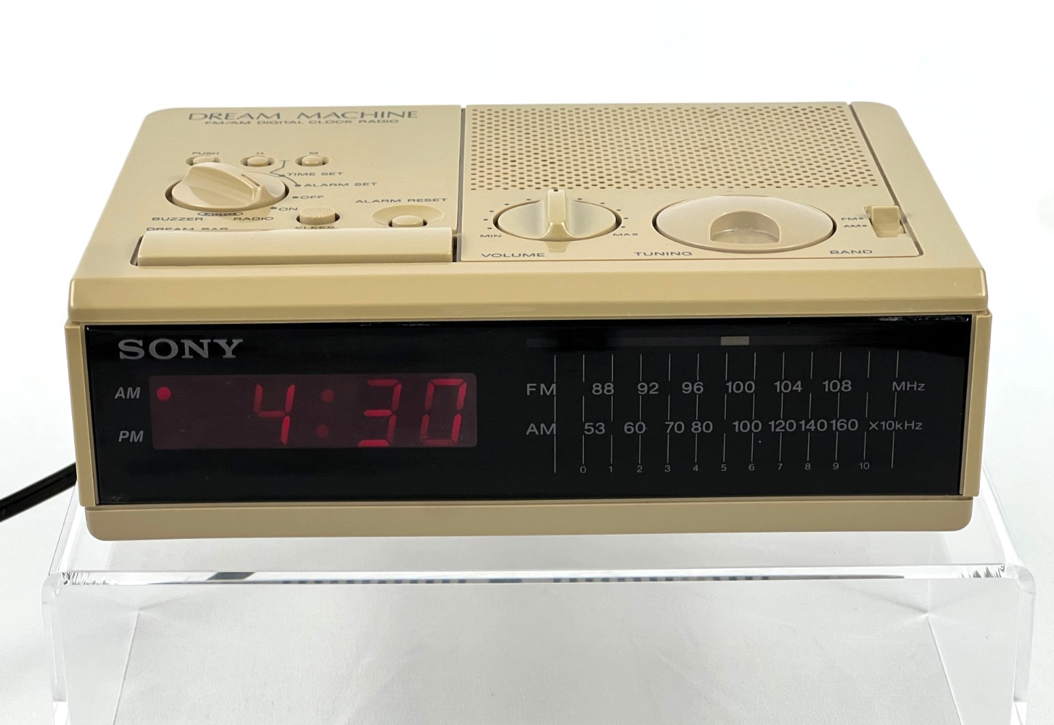 Vintage 80s Retro Sony Dream Machine ICF-C2W in Almond