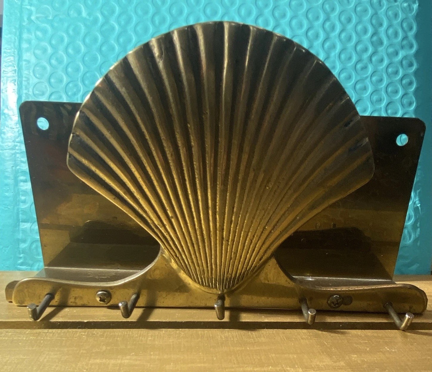 Vintage Solid Brass Scallop Shell Key Rack & Wall Hanger Mail Rack , 5 Hooks.