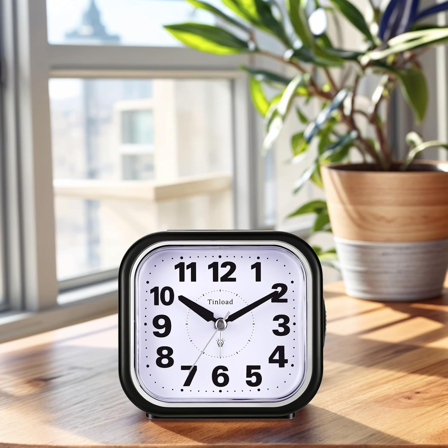 Tinload 4.3&Prime; Silent Analog Alarm Clock Big Numbers Battery Operated Black Square