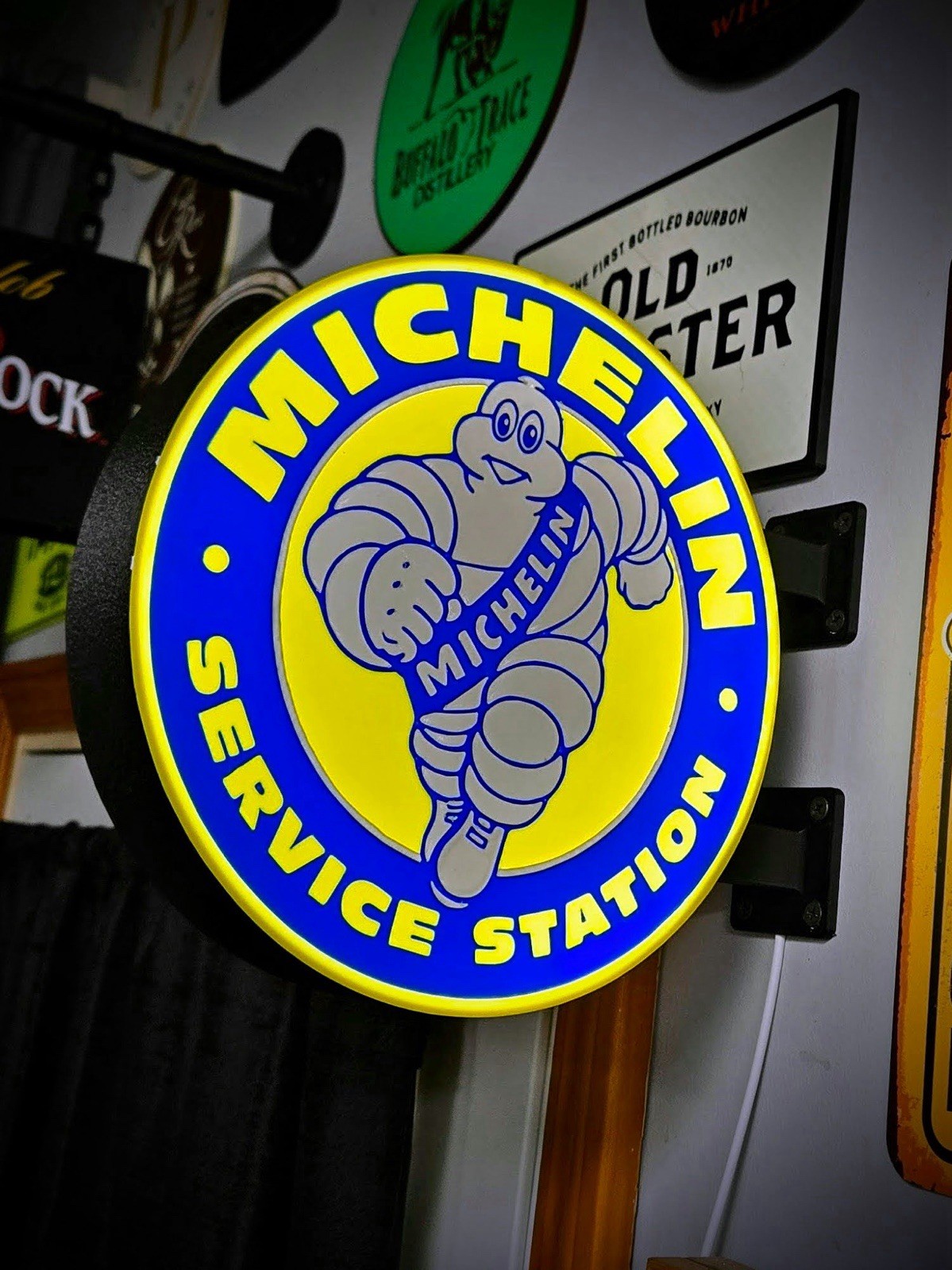 Michelin Service Station Round LED Light Box | USB Powered Sign | Garage Decor