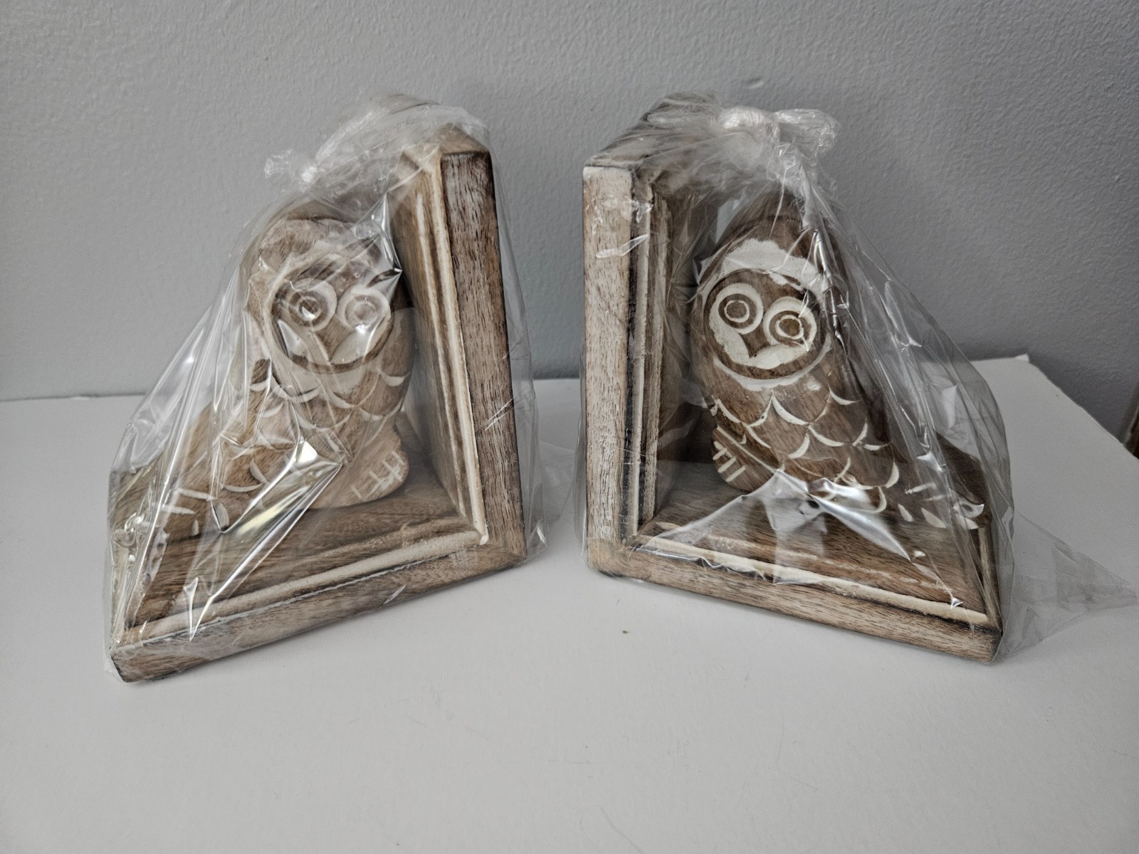 Wooden Owl Book Ends – Distressed Decorative Bookends w/ Off White 5.75in x 5in