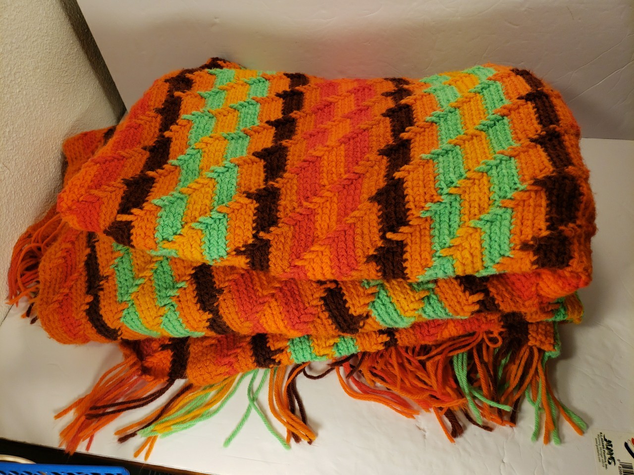 VTG 60s 70s Retro Groovy Knit Zigzag Afghan Bed/Couch Runner Fringe Neon 82×58