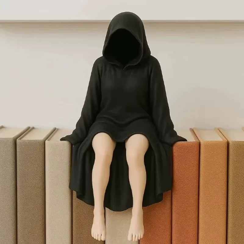 Gothic Queen Statue Black Robe Figure Desktop Bookshelf Decor Ornament Gift