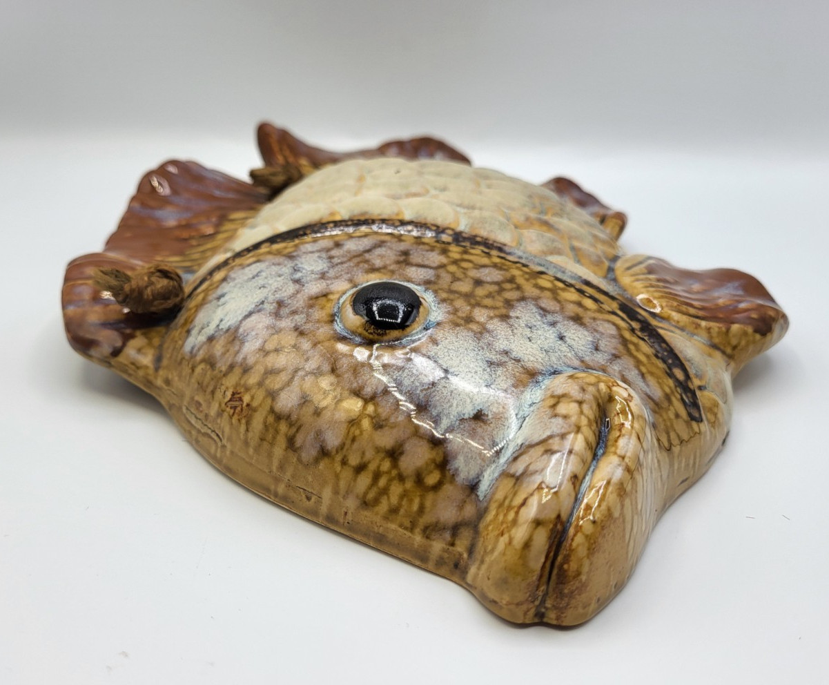 VTG. Glazed Ceramic Pottery Fish Wall Hanging Plaque 12&Prime; Pre-Treaded Cord Browns
