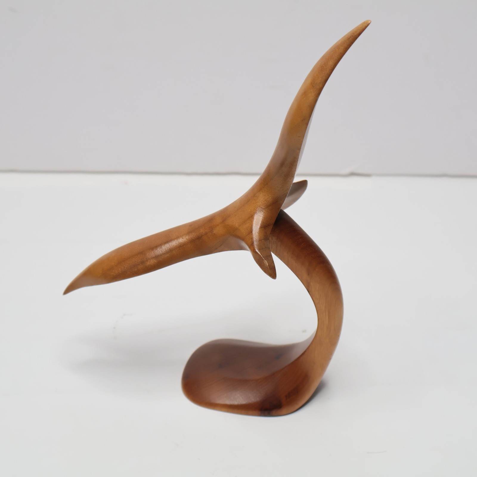 Vintage Oregon Myrtlewood Hand Carved Seagull Bird Sculpture Mid Century Modern