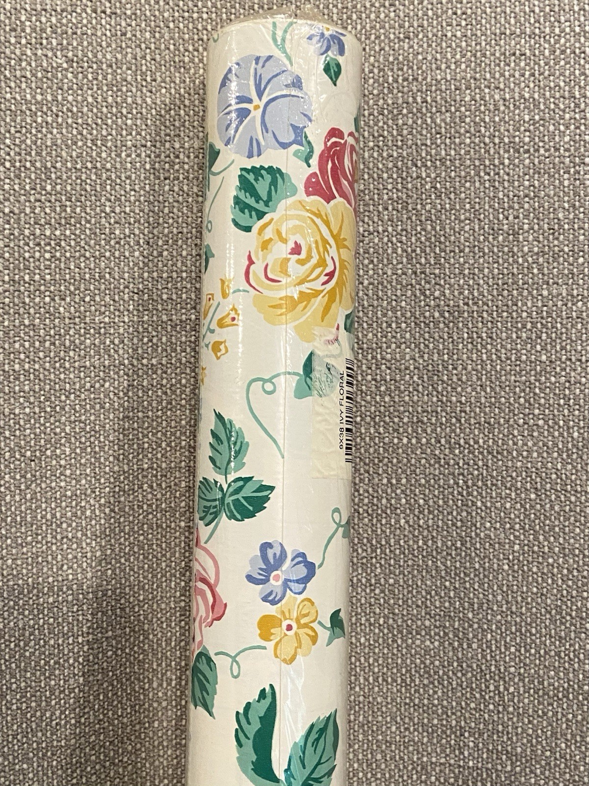 CON-TACT Paper Multipurpose Decorative Covering 1995 Ivy Floral 36 Sq Ft Roll